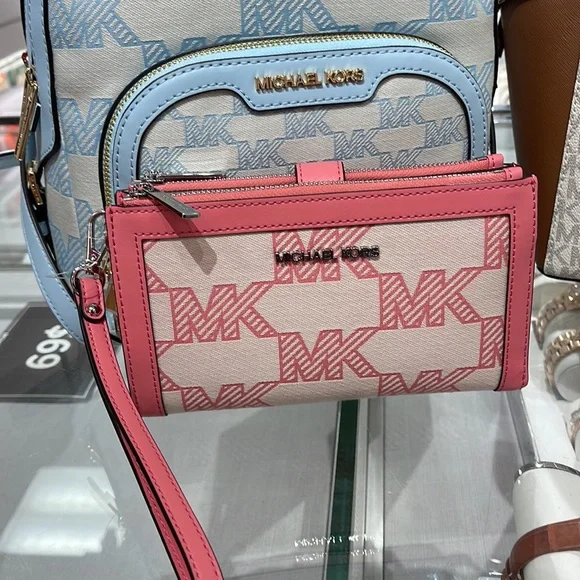 MICHAEL KORS JET SET TRAVEL 35S3GTVW7J LIGHT SAGE LG DOUBLE ZIP WRISTLET-WALLET - Picture 15 of 16